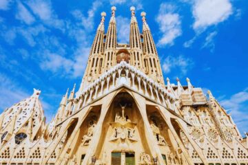 Dalla Sagrada Familia ai tesori nascosti: viaggio nei luoghi più affascinanti della Spagna