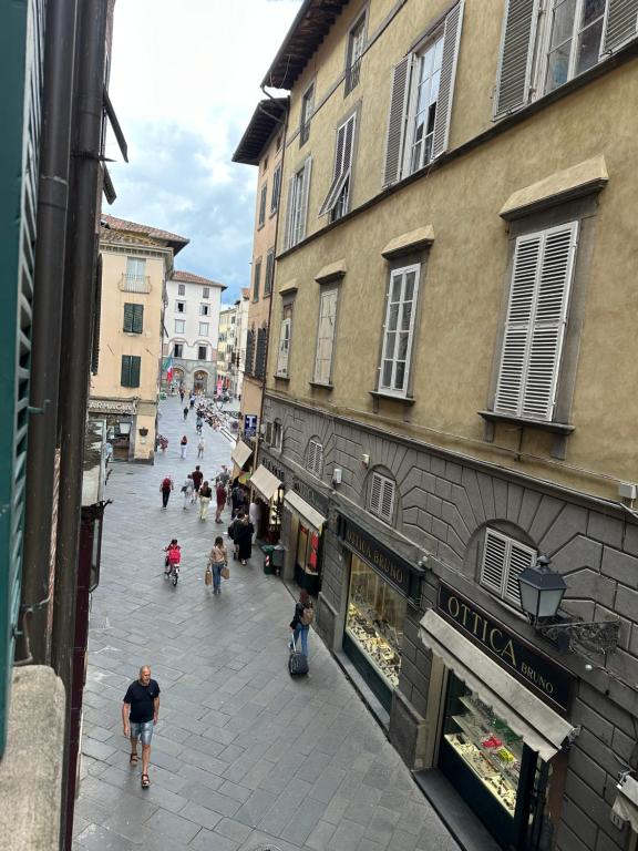 Lucca Charm – foto 6